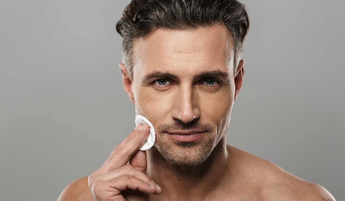 hombres se acercan a operaciones estéticas