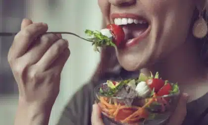 Aburrirse engorda: lo que la ciencia dice sobre comer mejor sin obsesionarse