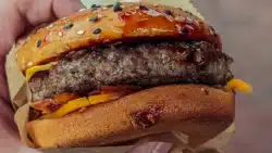 Cuando un producto muestra el sello de “Exceso de grasas saturadas”, es probable que contenga grasas de baja calidad, entre ellas las trans.